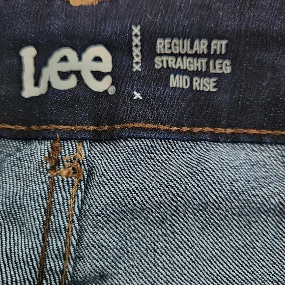 Lee Women's Straight Leg Regular Fit Jeans, Sz 26 - Picture 3 of 7